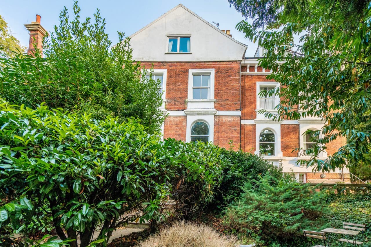 Thorpe Road, Grove House