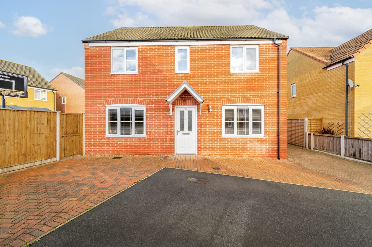 Hunton Road, Oulton