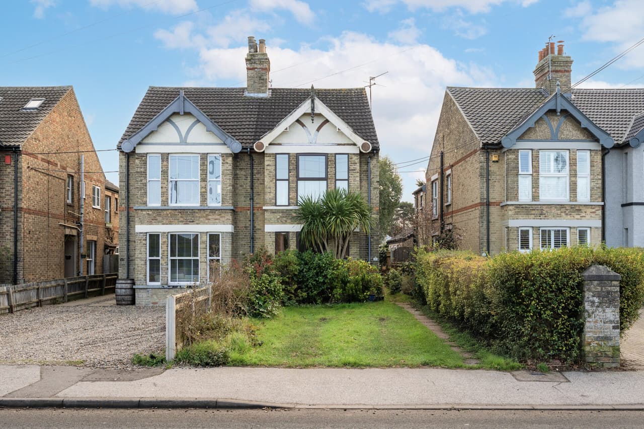Beccles Road, Oulton Broad South