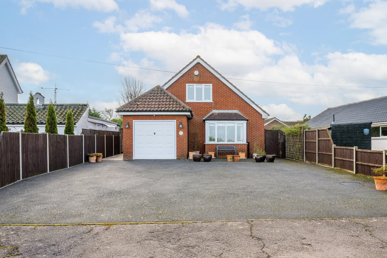 Cess Road, Martham