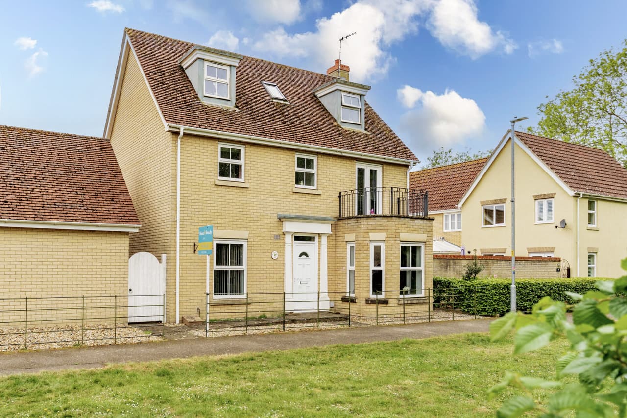 Ensign Way, Diss