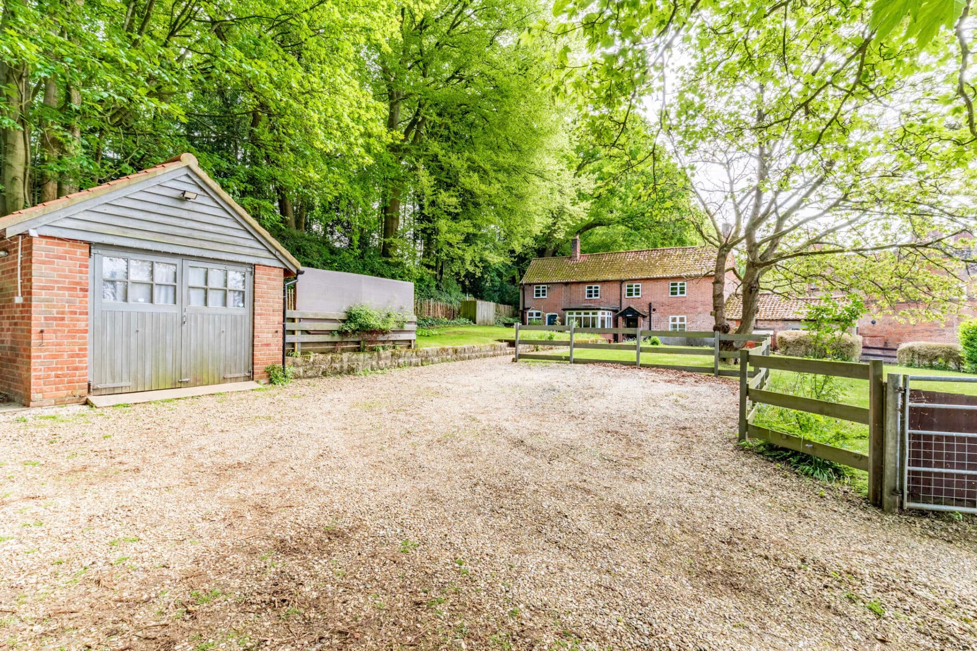 White Lion Road, Coltishall