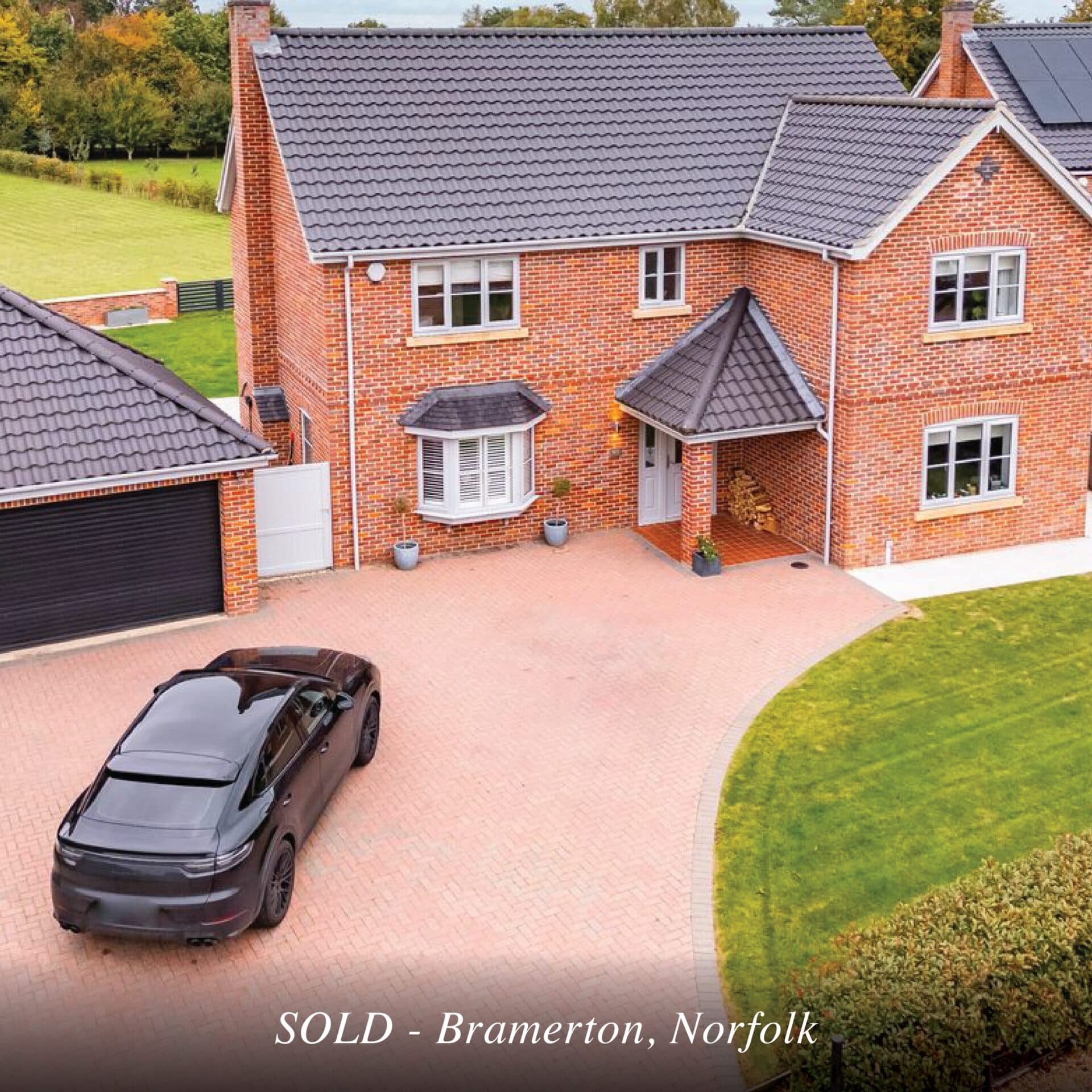 Skip</span> <span style="color:hsl(50,78%,52%);"><i>the queue</i></span></p>